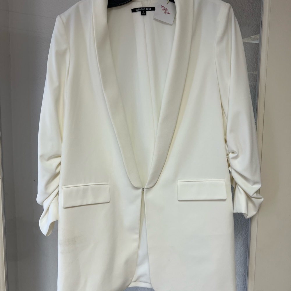 Gianni Bini White Blazer with Shawl Collar